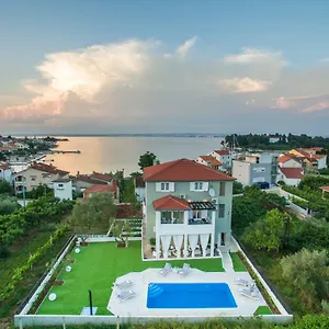 apartments-very-good-life.hotelinzadar.com/